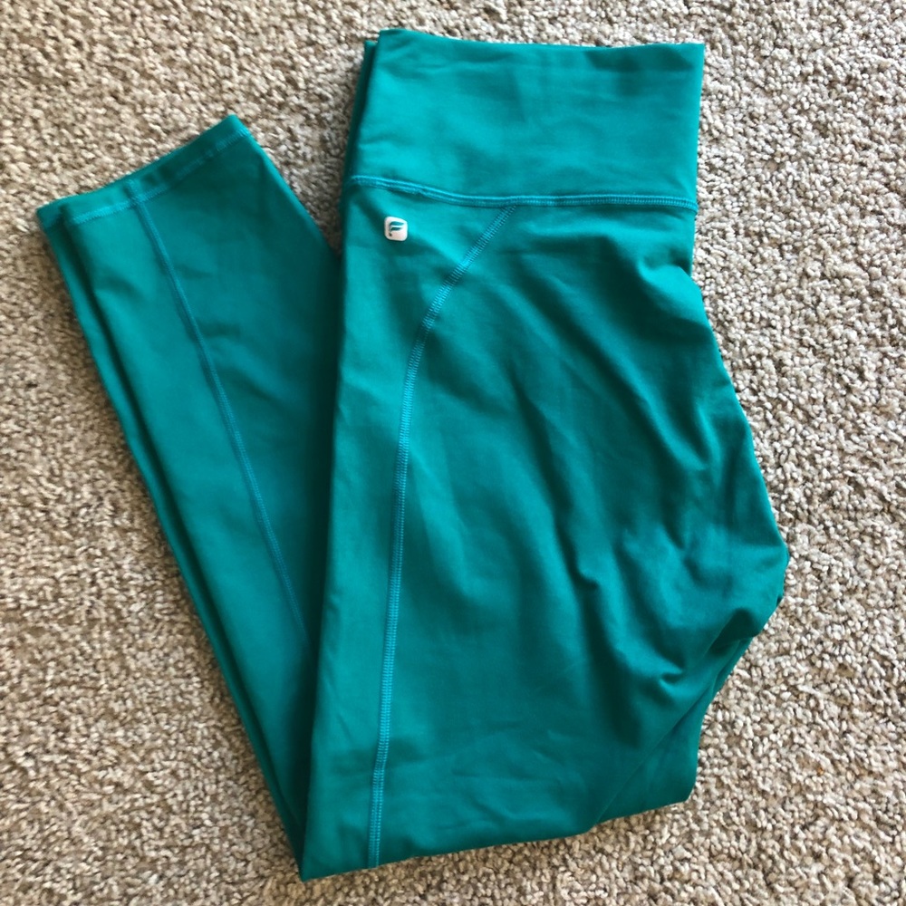 Fabletics high waisted solid power hold leggings in Viridian. Size XL.